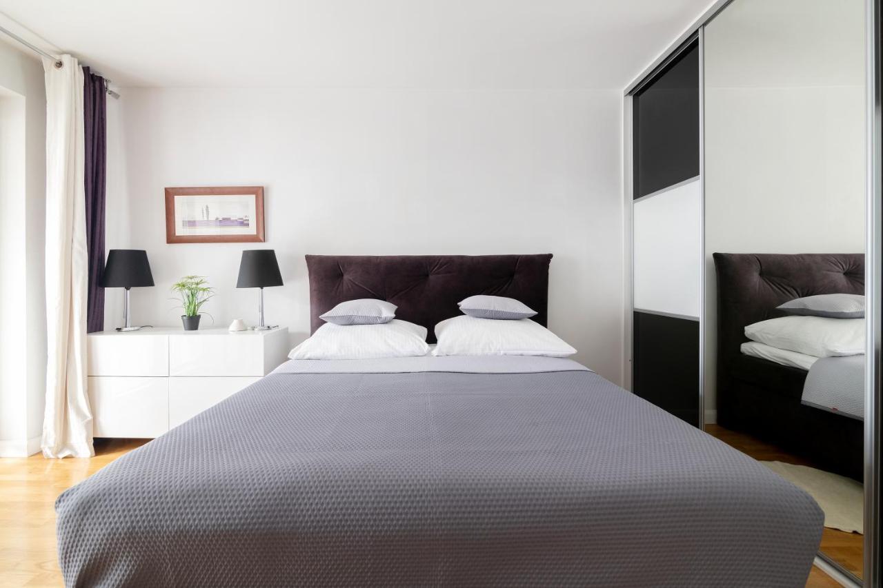 Easy Rent - Rayskiego Apartment